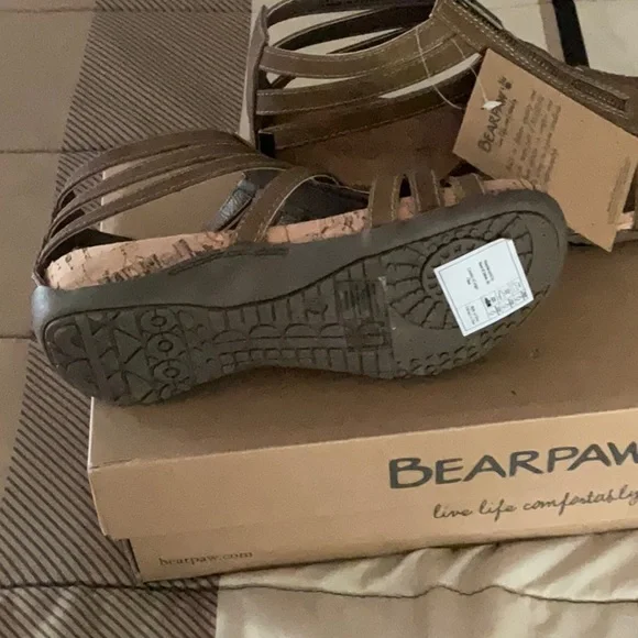 NWT Bearpaw sandals 6W - Picture 4 of 4